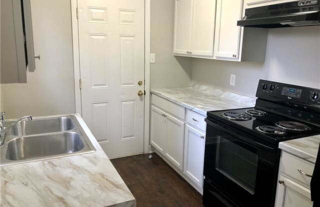 1819 Gatewood Avenue - 1819 Gatewood Avenue, Greensboro, NC 27405