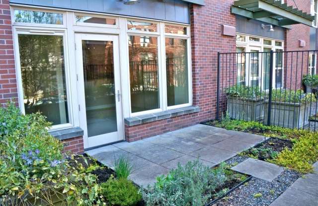 Coming soon Amazing studio in the heart of Capitol Hill with Parking Gallery 4