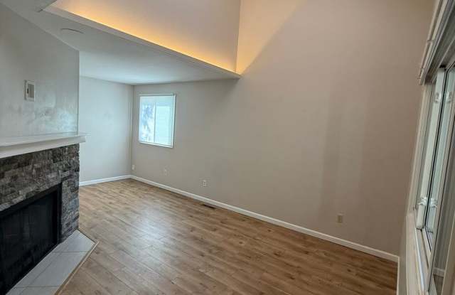 Spacious Boulder Home 3 Bedrooms | 2 Bonus Rooms | Office | 3 Full Bathrooms Gallery 3