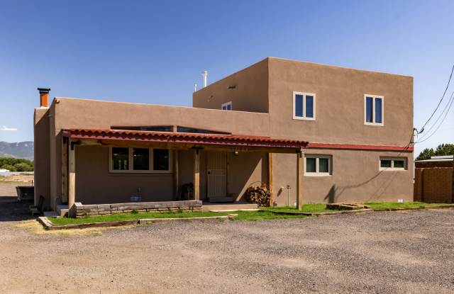10128 2nd Street Northwest - 10128 2nd Street Northwest, North Valley, NM 87114