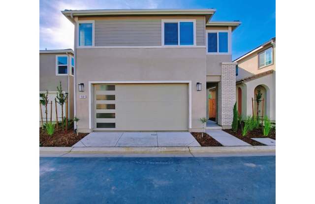 Modern 3-Bedroom Home in the Exclusive Elev8ions Neighborhood of Clovis! photos photos