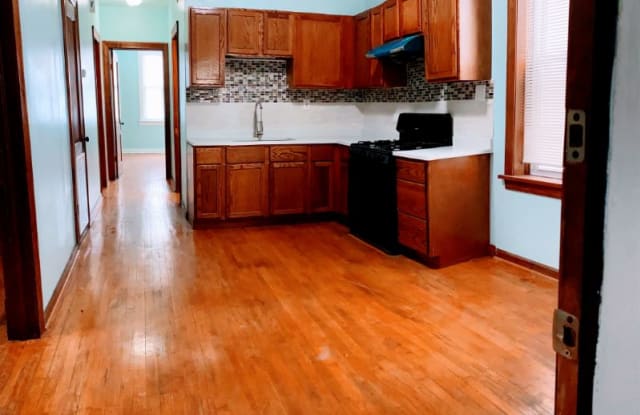 2725 W 39th Pl 1 - 2725 West 39th Place, Chicago, IL 60632