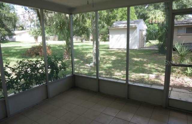 2 BEDROOM 1 BATH ATTACHED GARAGE HUGE BACKYARD Gallery 4