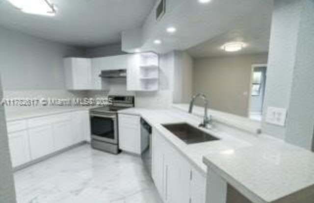 975 N Franklin Ave - 975 North Franklin Avenue, Homestead, FL 33034