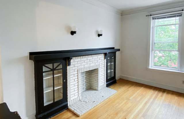 1509 West Barry Avenue Gallery 1