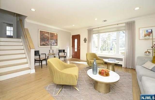 276 Edwards Street - 276 Edwards Street, Ridgewood, NJ 07450