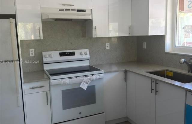 11163 NW 7th St - 11163 Northwest 7th Street, Fountainebleau, FL 33172 11163 NW 7th St - 11163 Northwest 7th Street, Fountainebleau, FL 33172