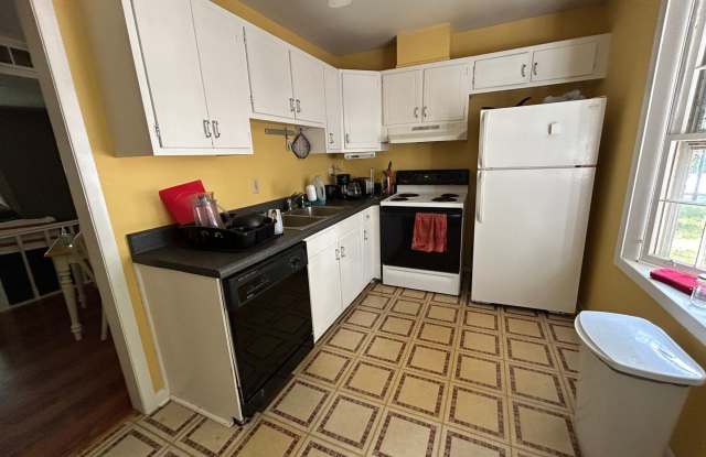 4 Bedroom, 2.5 Bath Townhouse for Rent – $2,700/Month photos photos