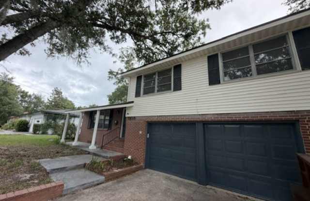 4-bedroom, 2.5-bathroom single-family home Gallery 1
