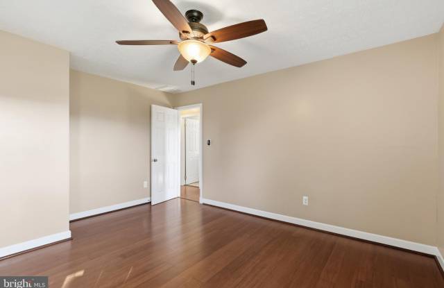 2303 COURTHOUSE Road Gallery 3
