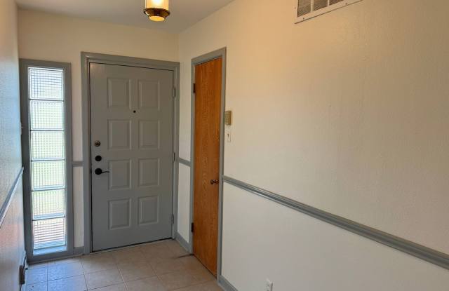 Charming 4 Bed 2 Bath Home in Morningside! photos photos
