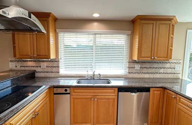 Rossmoor - Gorgeous Home - 3 Bed 2 Bath - Stunning!!!! Gallery 4
