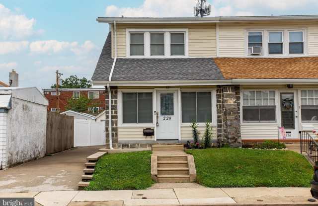228 STANLEY AVENUE photos photos