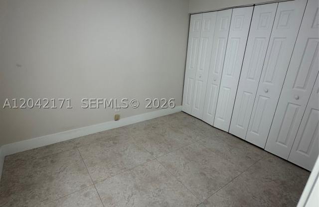 4924 SW 131st Ave Gallery 2