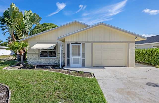 2 Bedroom 2 bath Pool Home in Naples park photos photos 2 Bedroom 2 bath Pool Home in Naples park photos photos