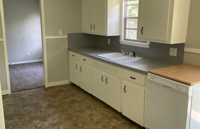 Newly upgraded 3 bed / 1 bath photos photos