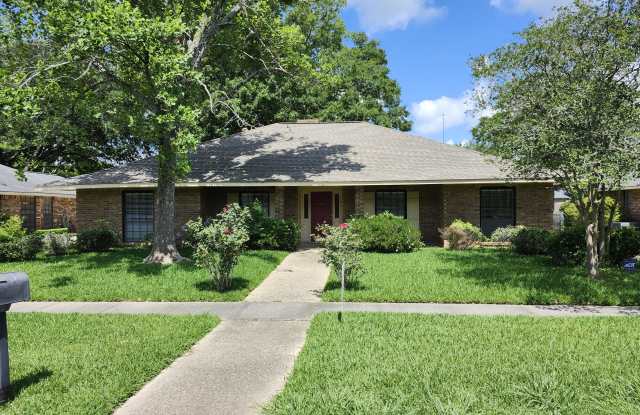 1533 Rue Desiree photos photos