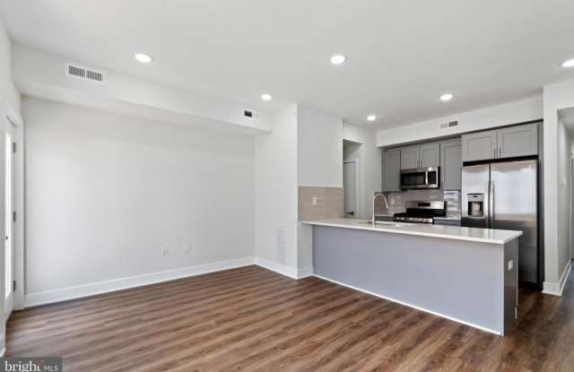 321 W BERKS STREET photos photos