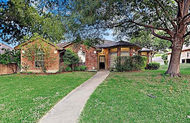 526 Bob White Street - 526 Bob White Street, DeSoto, TX 75115