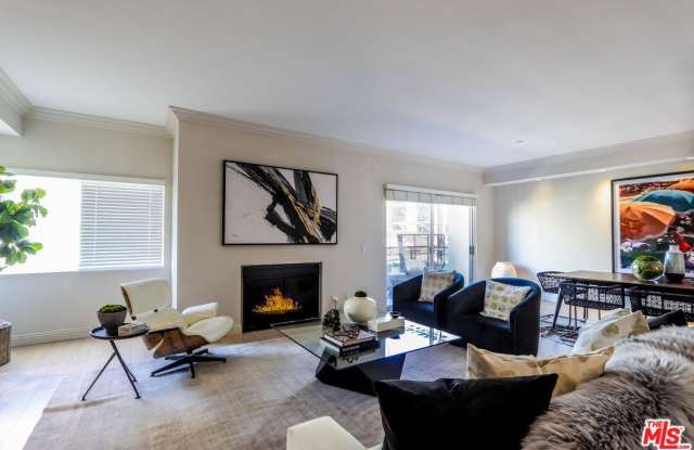 121 S Palm Dr - 121 South Palm Drive, Beverly Hills, CA 90212