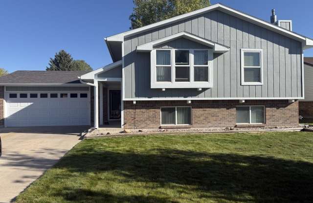 2700 SAGEBRUSH AVE Gallery 1