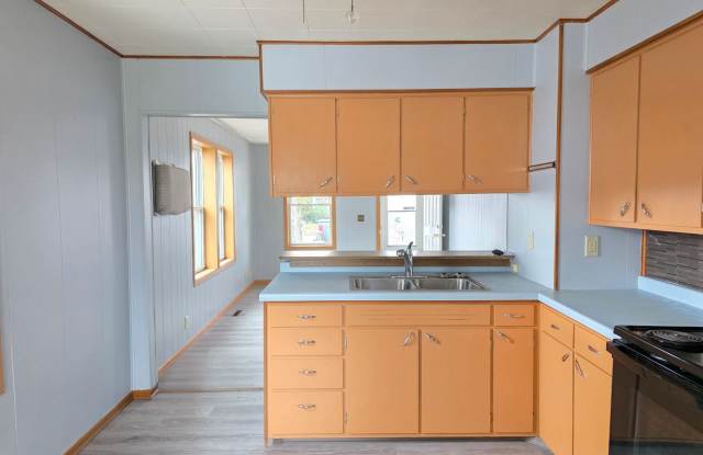 2 Bed 1 Bath Single Family Home in Wisconsin Rapids Gallery 1