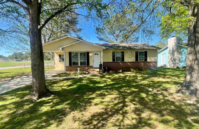 3/1 Bath Home for Rent! Gallery 1