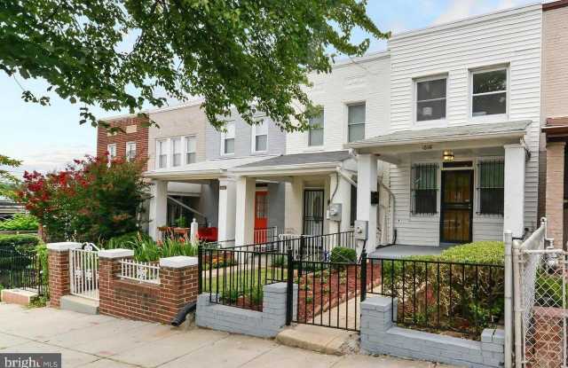 1648 L Street NE photos photos