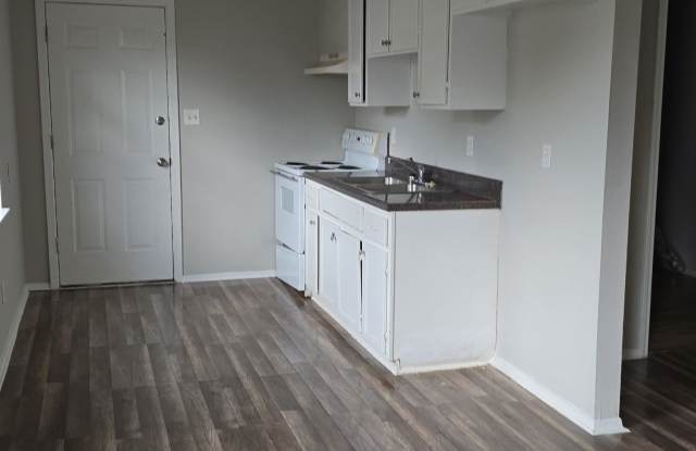 485 South Jefferson Street - A Gallery 2