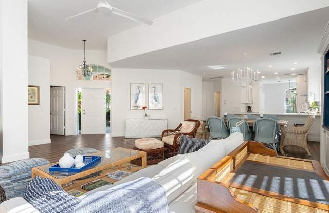 8829 Lakeside Circle Gallery 4