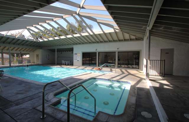 Upstairs 2-Bedroom Condo in South Redlands! Gallery 3