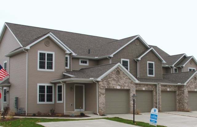 Gorgeous 2 Bedroom Condo In Goshen with Pond View! - 138 Tulip Boulevard, Goshen, IN 46526