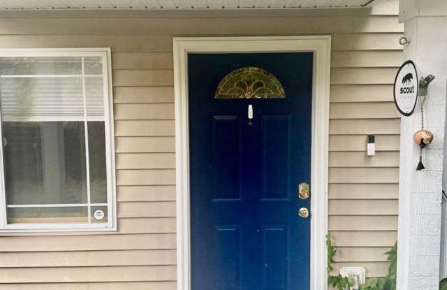 Spacious 2-Bed Townhouse in Seattle’s Greenwood / Phinney Area Gallery 4