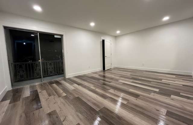 2255 St Charles Ave photos photos