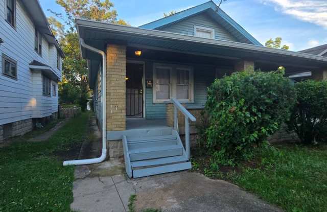 Spacious 2-Bedroom Home Near Sherman Drive & Downtown Indianapolis photos photos Spacious 2-Bedroom Home Near Sherman Drive & Downtown Indianapolis photos photos