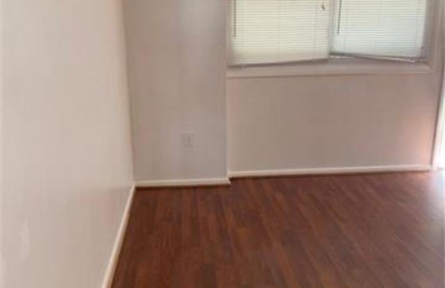 5614 Crenshaw Road Gallery 3