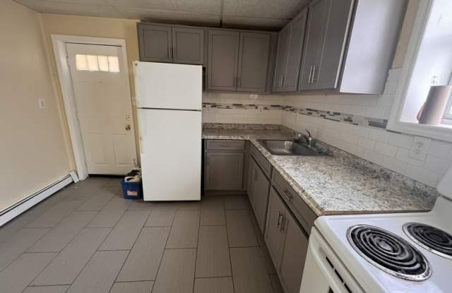 824 Main St. - 2R photos photos