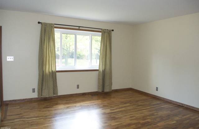 603 Manor Dr Gallery 3