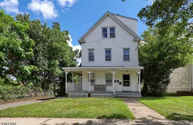 35 Montrose Ave photos photos