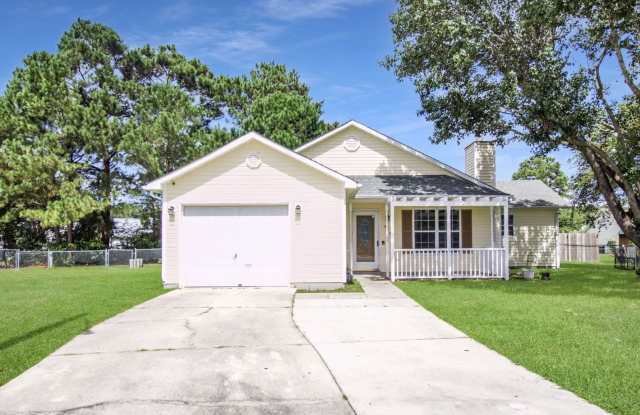 Renovated 4 Bedroom Home! Gallery 1