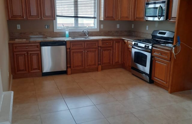 4088 Amboy Rd - 4088 Amboy Road, Staten Island, NY 10308