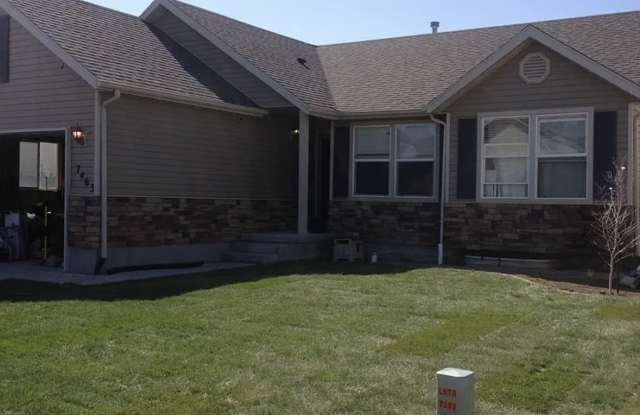 7463 Red Pine Road Gallery 2