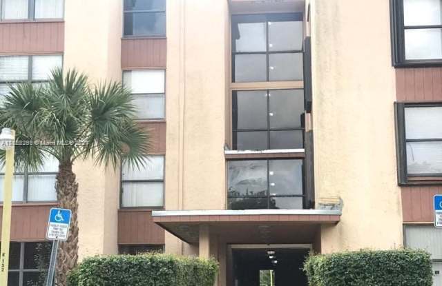 14601 SW 88th St - 14601 Southwest 88th Street, Kendale Lakes, FL 33186