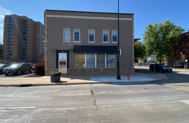 New Luxury Downtown 2 Bedroom Apartment with Indoor Garage Gallery 4