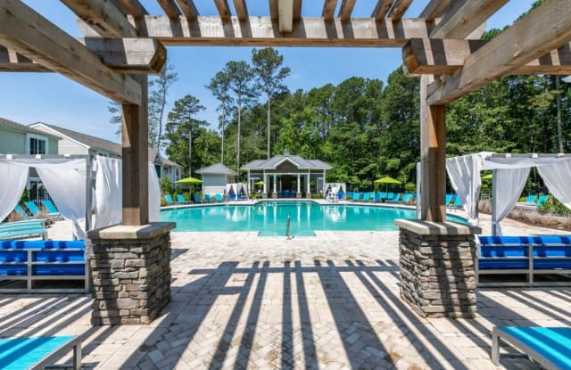 Linkhorn Bay Apartments Gallery 2