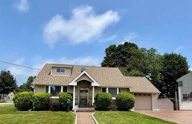 7 Ronald Avenue - 7 Ronald Avenue, Hicksville, NY 11801