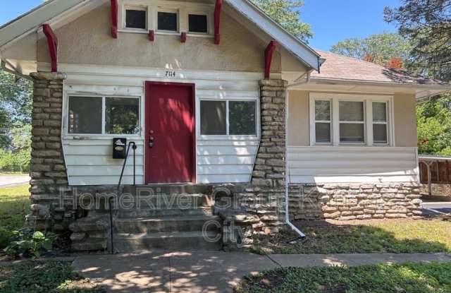 7114 Lydia Ave - 7114 Lydia Avenue, Kansas City, MO 64131