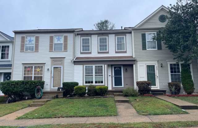 Light-filled and Spacious 3 Bed 2 Bath Townhome With A Fully Fenced Yard In Beautiful Exeter - 350 Stable View Terrace Northeast, Leesburg, VA 20176