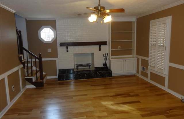 3193 Henderson Walk Gallery 3