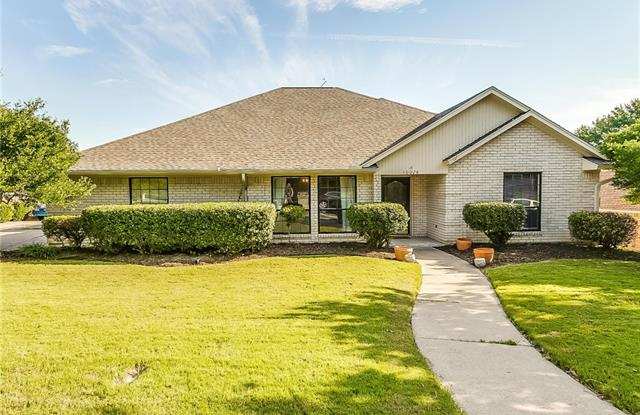 10028 Wandering Way Street - 10028 Wandering Way Street, Benbrook, TX 76126
